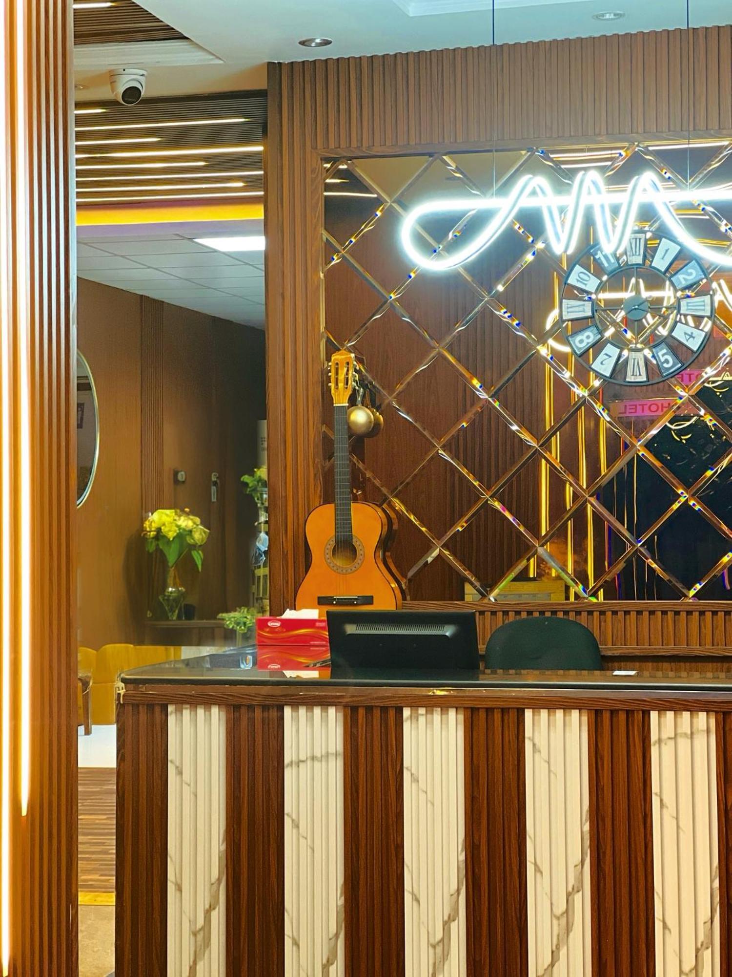 Al Ahrar Hotel ดูไบ ภายนอก รูปภาพ